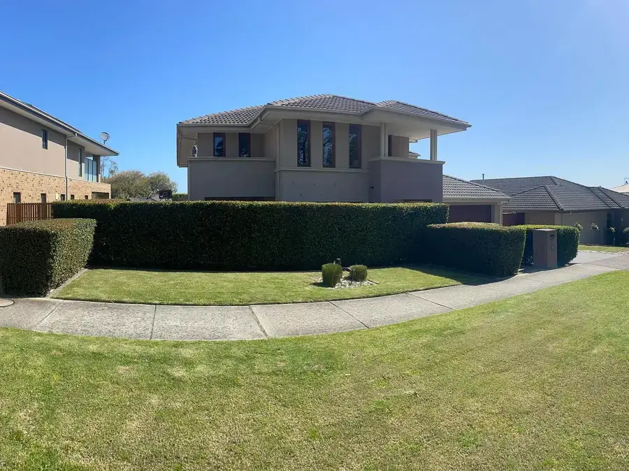 Hedge trimming and reduction project completed by Blue Hills in Botanic Ridge VIC